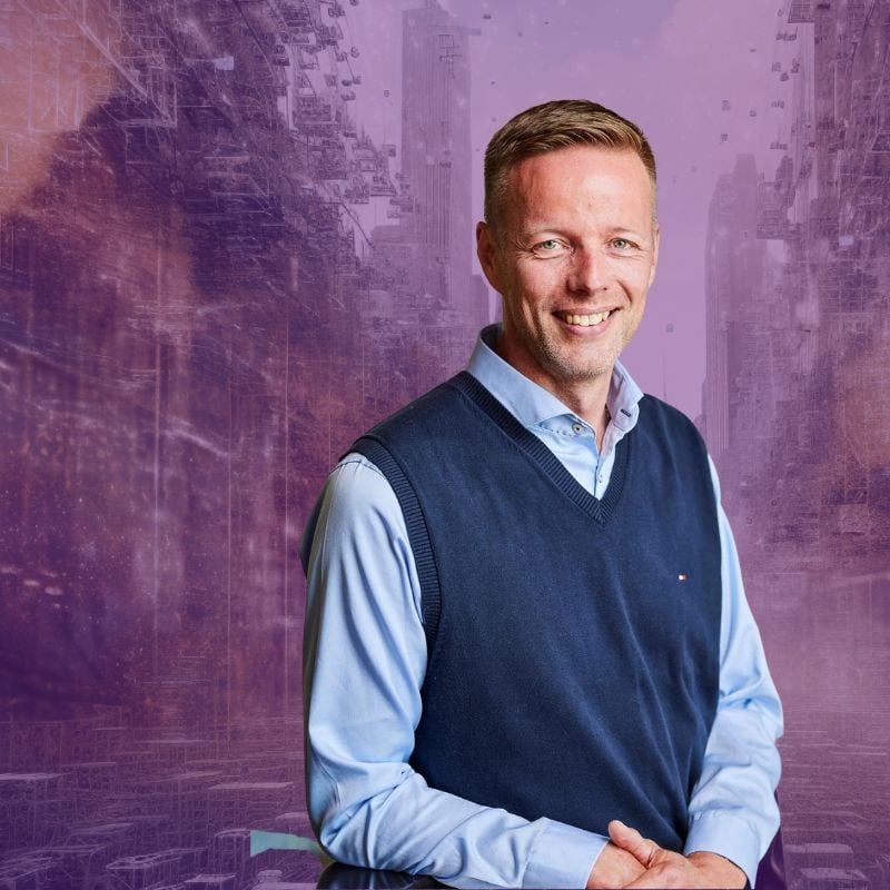 Johan Lindström och en AI-genererad bild