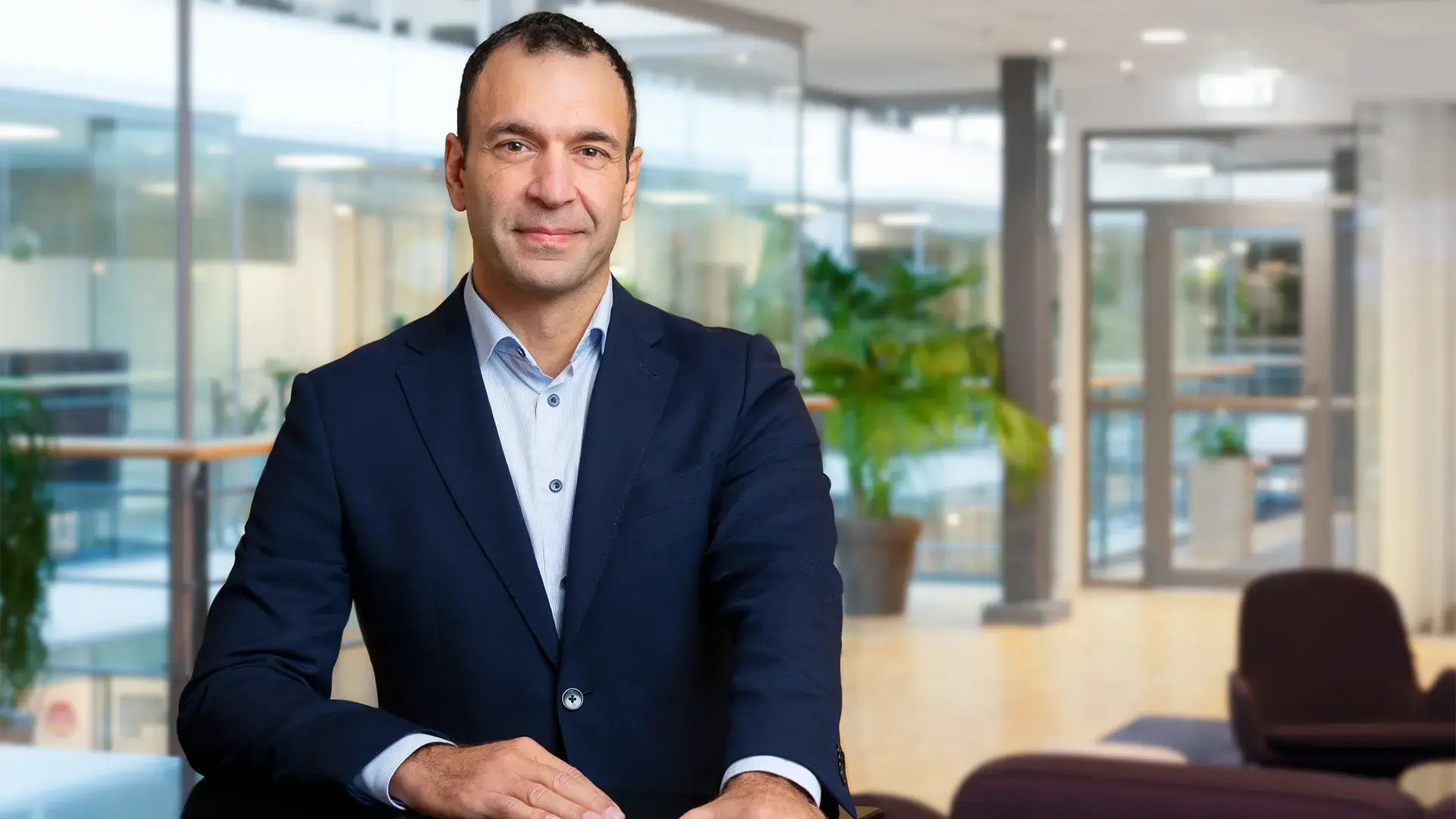 Niklas Chachalatos, Manager Services Security