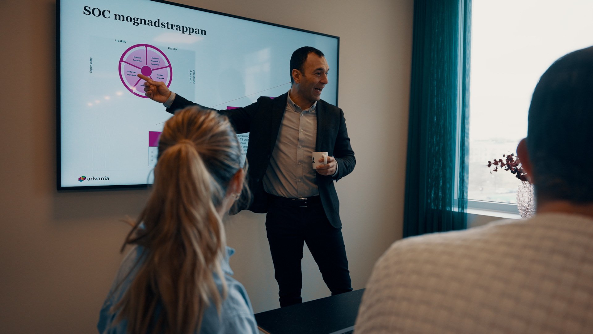 Niklas Chachalatos presenterar på Fortinet Security Day 2024