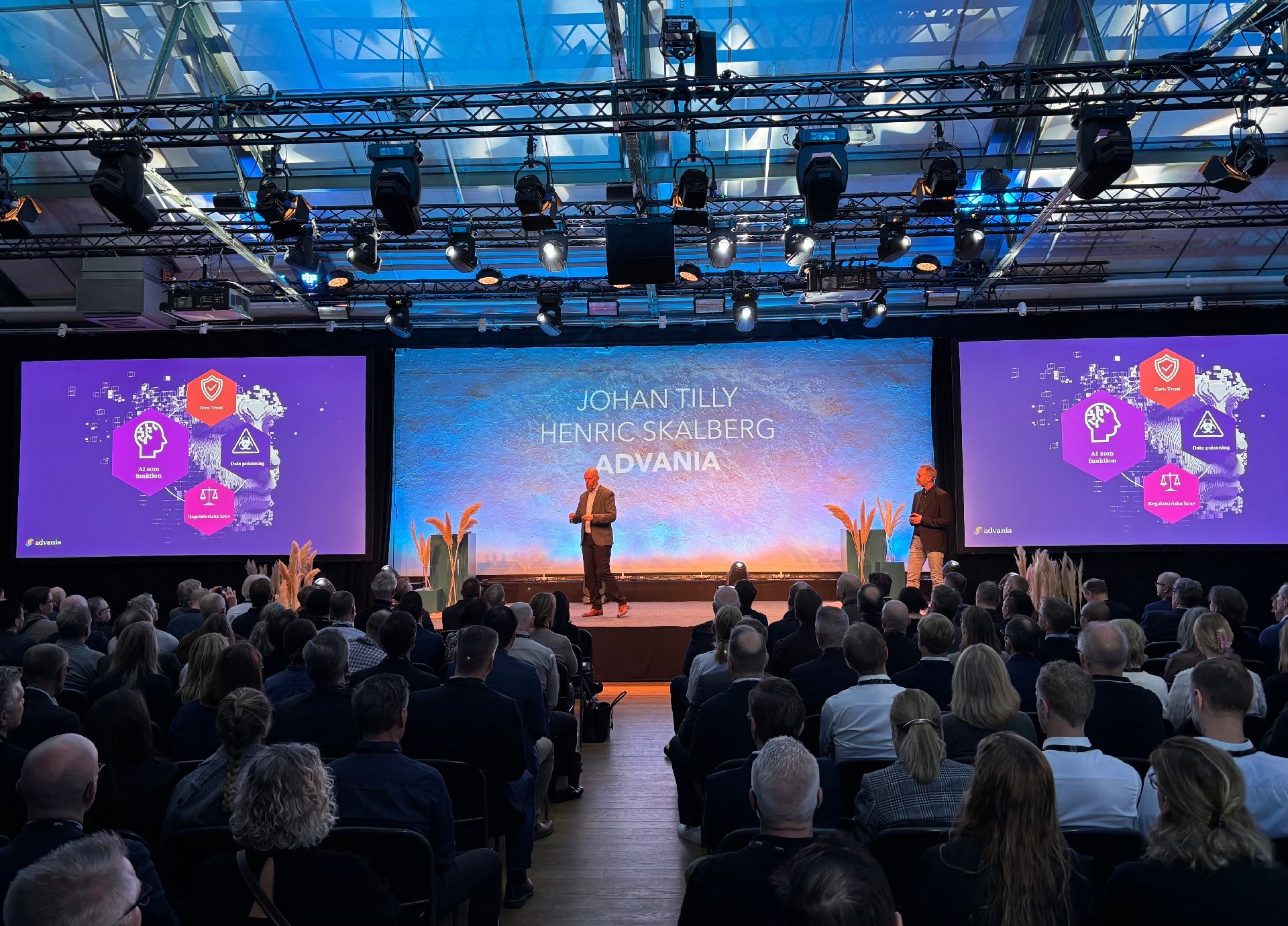 Tilly och Skalberg pratar Datahantering och AI på scen